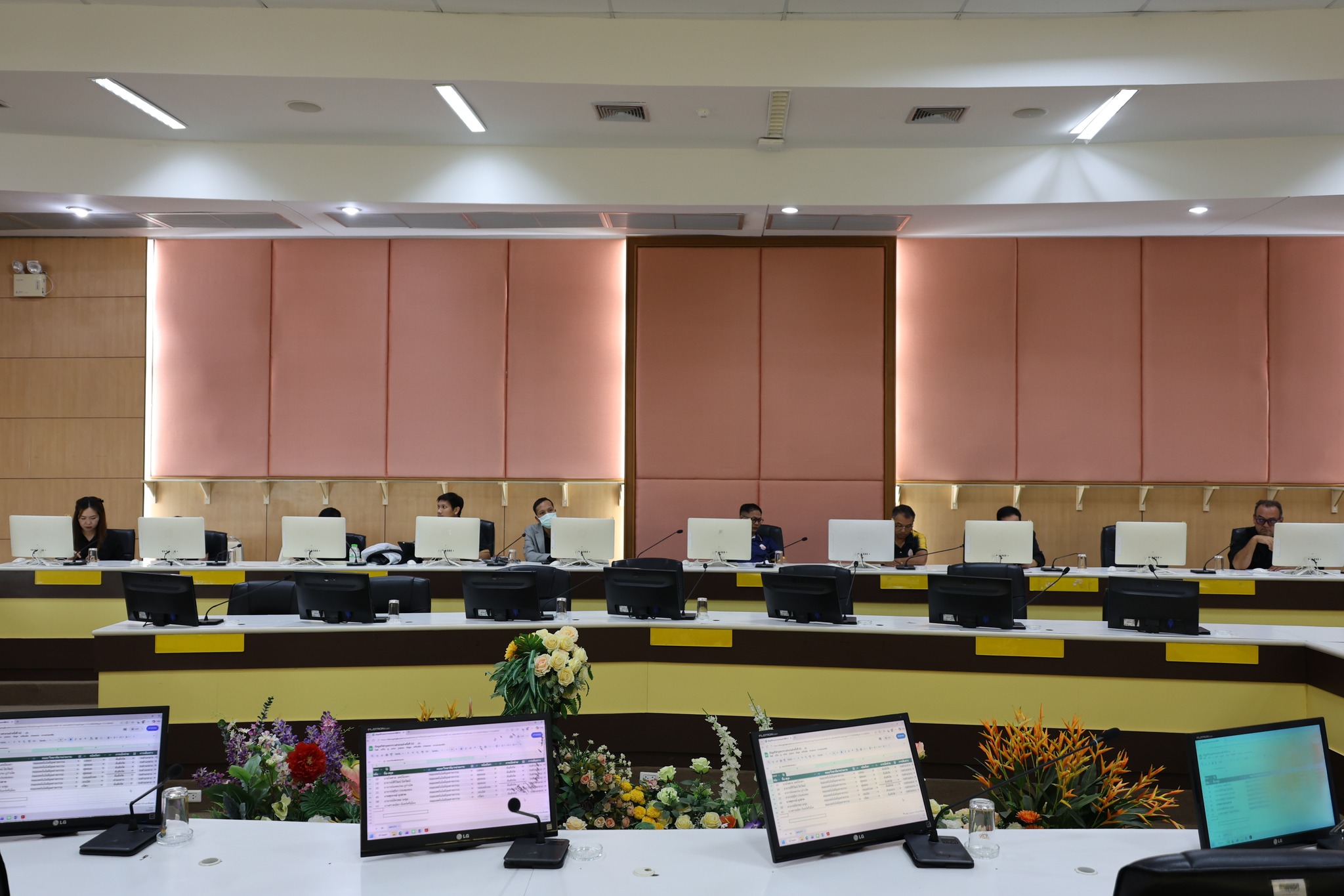 ม.นครพนม ประชุมคณะกรรมการเตรียมความพร้อมเข้าร่วมการแข่งขันกีฬาบุคลากรมหาวิทยาลัยแห่งประเทศไทย ครั้งที่ 42