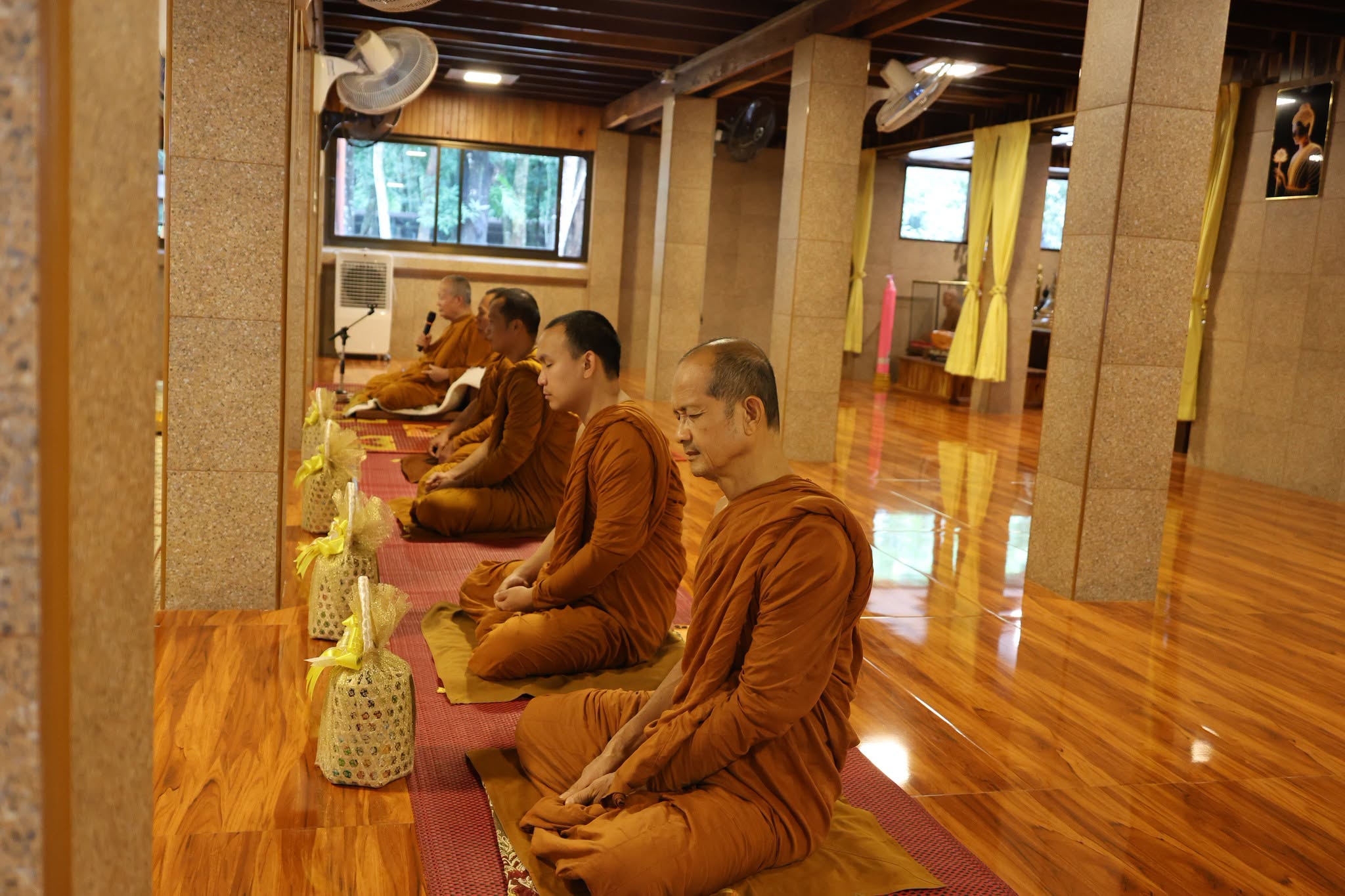 สนง.อธิการบดี ม.นครพนม ร่วมทำบุญวันอาสาฬหบูชาและวันเข้าพรรษา ประจำปี 2569