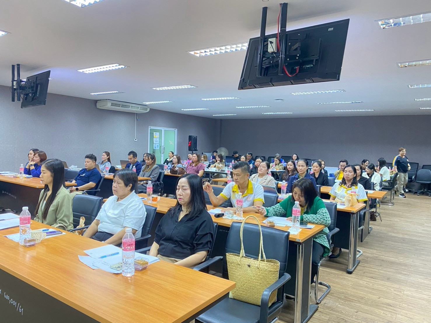 กองบริหารงานทั่วไป สำนักงานอธิการบดี มหาวิทยาลัยนครพนม จัดโครงการเสริมสร้างสุขภาวะในการทำงานและพัฒนาศักยภาพผู้นำ พัฒนาศักยภาพบุคลากรสู่การเป็นผู้นำยุคใหม่