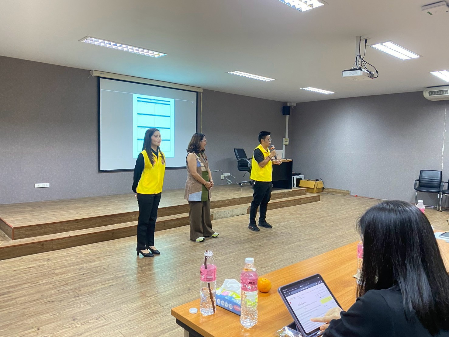 กองบริหารงานทั่วไป สำนักงานอธิการบดี มหาวิทยาลัยนครพนม จัดโครงการเสริมสร้างสุขภาวะในการทำงานและพัฒนาศักยภาพผู้นำ พัฒนาศักยภาพบุคลากรสู่การเป็นผู้นำยุคใหม่