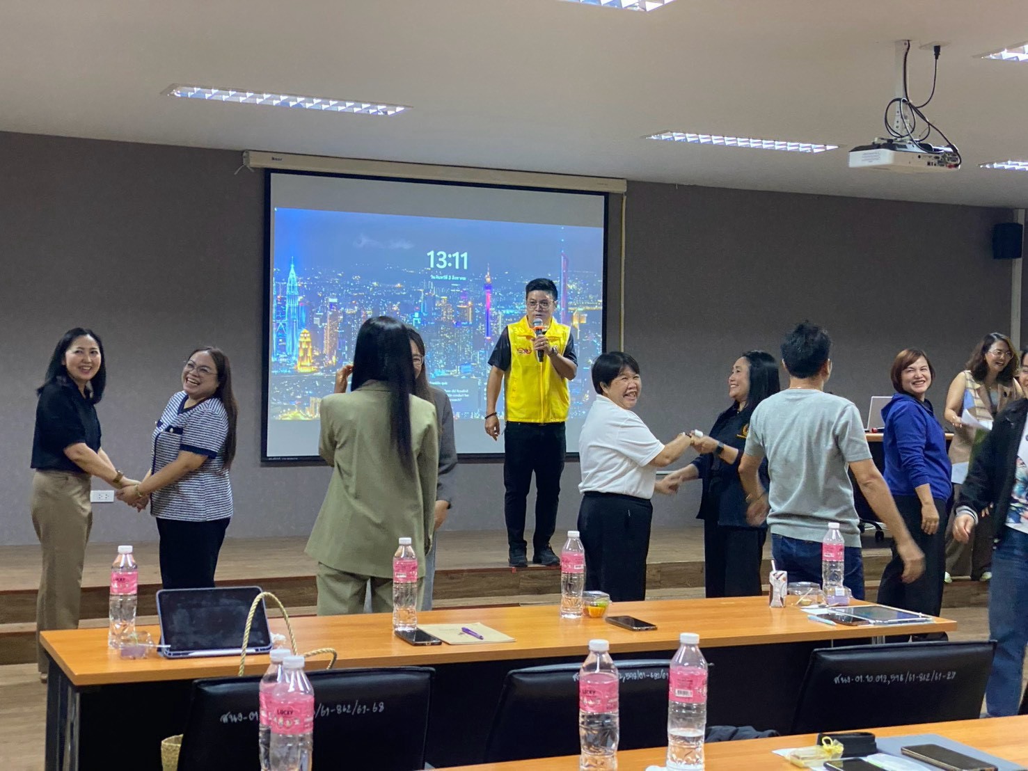 กองบริหารงานทั่วไป สำนักงานอธิการบดี มหาวิทยาลัยนครพนม จัดโครงการเสริมสร้างสุขภาวะในการทำงานและพัฒนาศักยภาพผู้นำ พัฒนาศักยภาพบุคลากรสู่การเป็นผู้นำยุคใหม่