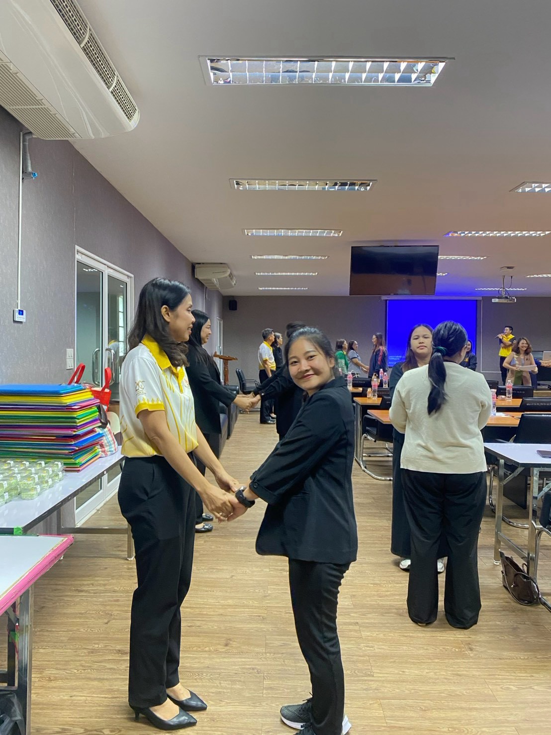 กองบริหารงานทั่วไป สำนักงานอธิการบดี มหาวิทยาลัยนครพนม จัดโครงการเสริมสร้างสุขภาวะในการทำงานและพัฒนาศักยภาพผู้นำ พัฒนาศักยภาพบุคลากรสู่การเป็นผู้นำยุคใหม่