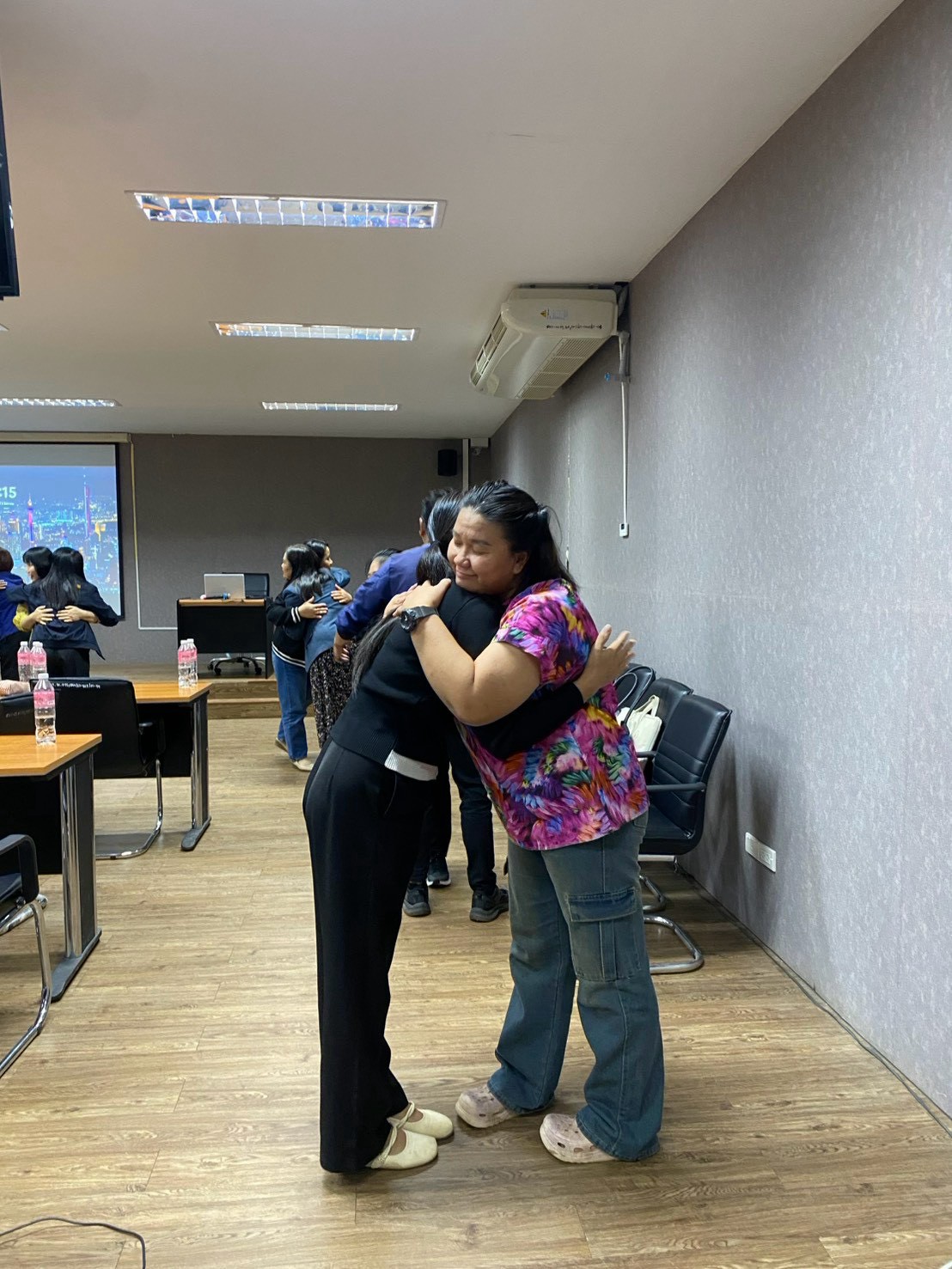กองบริหารงานทั่วไป สำนักงานอธิการบดี มหาวิทยาลัยนครพนม จัดโครงการเสริมสร้างสุขภาวะในการทำงานและพัฒนาศักยภาพผู้นำ พัฒนาศักยภาพบุคลากรสู่การเป็นผู้นำยุคใหม่