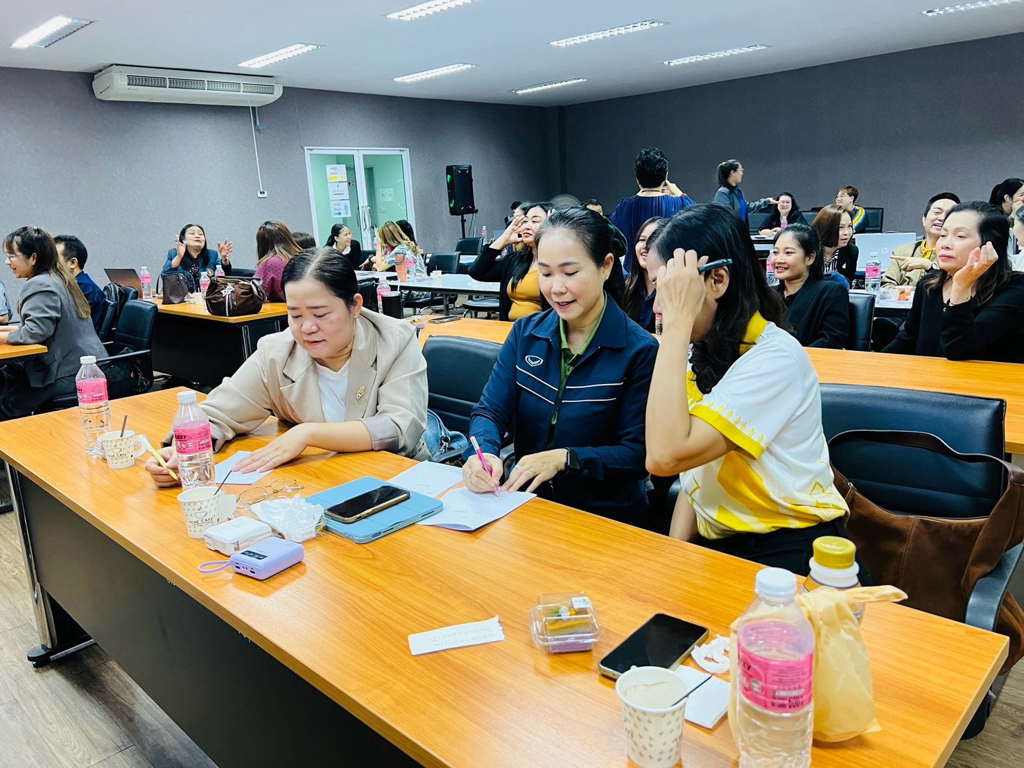 กองบริหารงานทั่วไป สำนักงานอธิการบดี มหาวิทยาลัยนครพนม จัดโครงการเสริมสร้างสุขภาวะในการทำงานและพัฒนาศักยภาพผู้นำ พัฒนาศักยภาพบุคลากรสู่การเป็นผู้นำยุคใหม่