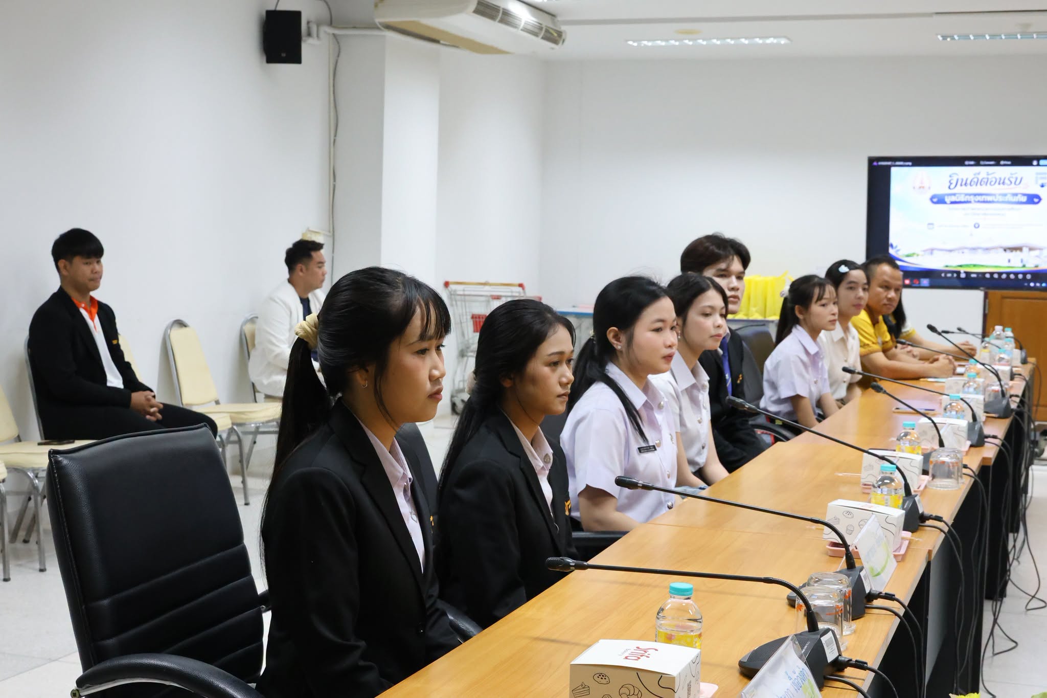 กองพัฒนานักศึกษา ม.นครพนม ร่วมประชุมมูลนิธิกรุงเทพประกันภัย หารือแนวทางดูแลนักศึกษาผู้ได้รับทุนการศึกษา
